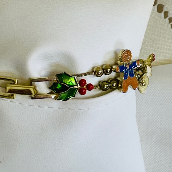 Avon Christmas Sliding Enamel Charms Bracelet Gold Tone 7" Holly Gingerbread - Picture 2 of 8
